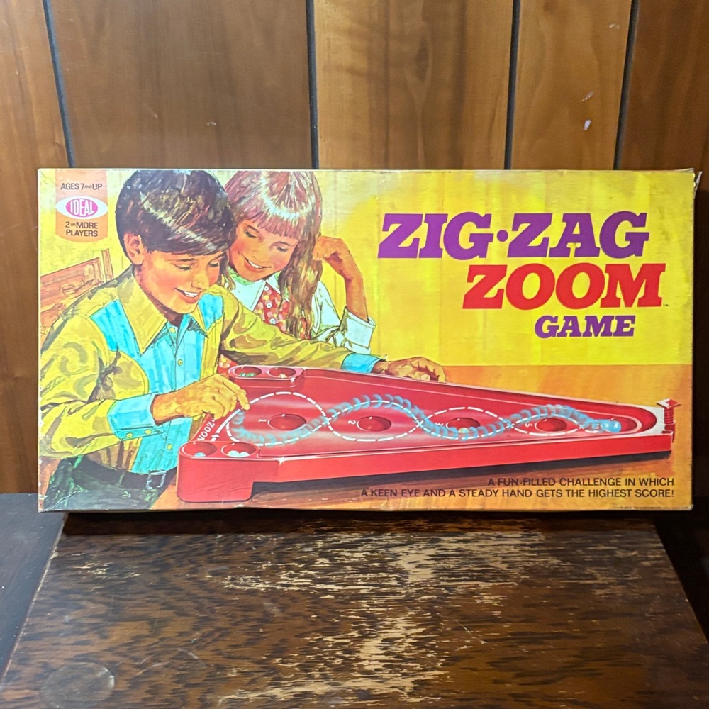 Zig-Zag Zoom Board Game - Classic Red